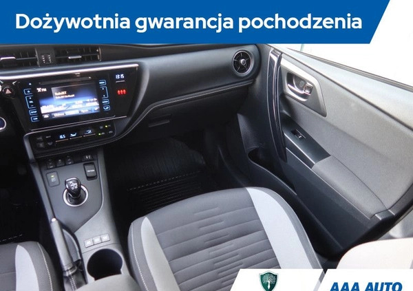 Toyota Auris cena 70000 przebieg: 88290, rok produkcji 2016 z Raciąż małe 211